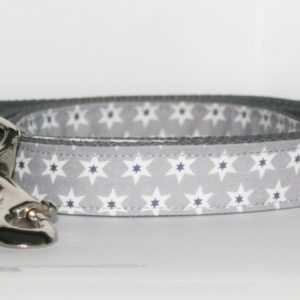 Hundeleine Stella mit Sternenmotiv in den Farben grau, weiß, dunkelblau