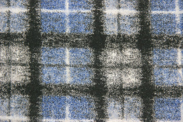 Halstuch mit blau-weiß-schwarzem verschwommenem Karomuster, Detail Stoff